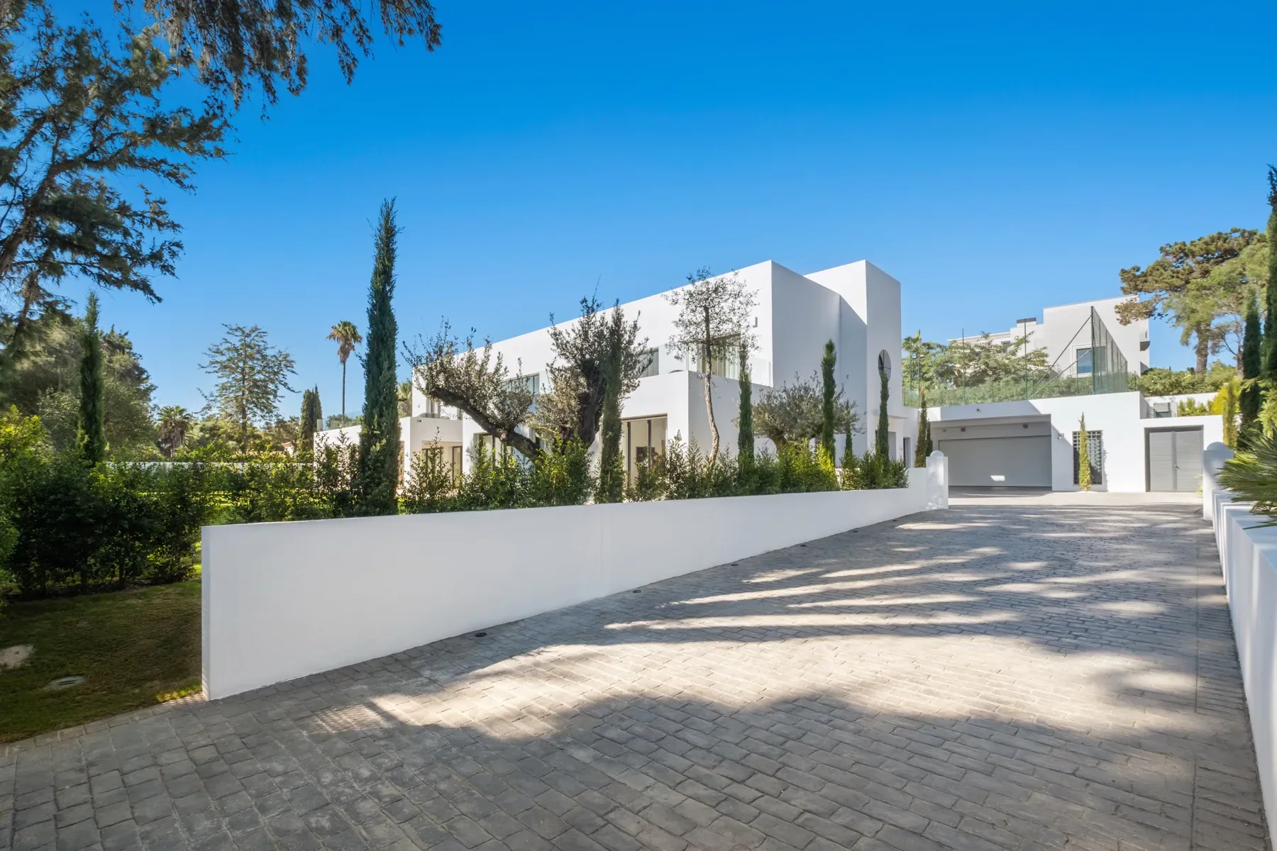 Villa Byblos, Sotogrande: Driveway entrance Villa Byblos, Sotogrande: Driveway entrance