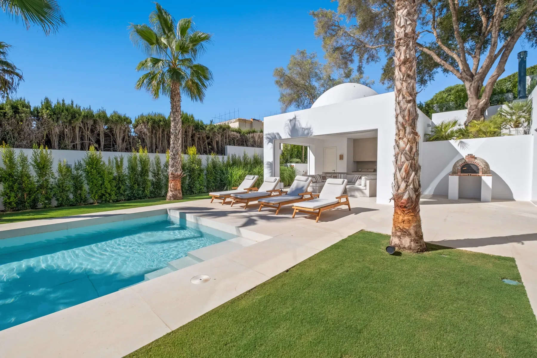 Villa Byblos, Sotogrande: Pool house with barbecue Villa Byblos, Sotogrande: Pool house with barbecue